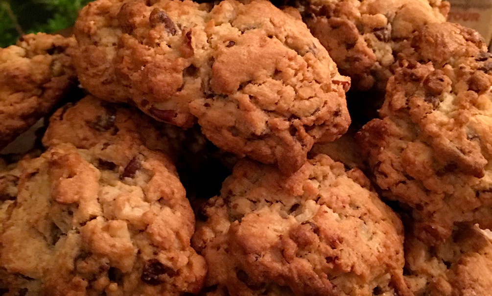 Mama’s “Ten Gold Medal” Oatmeal Raisin Cookies