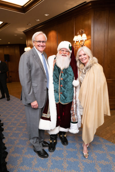 14 Honorable Bill King Santa Claus and Cheryl Boblitt Photo by Daniel Ortiz