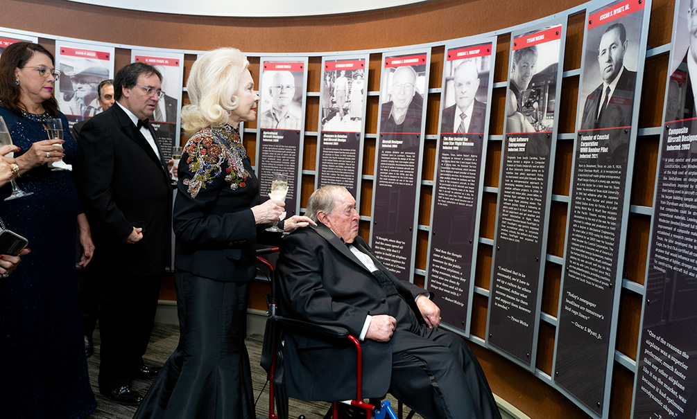 Wyatt family reading Oscars Texas Aviation Hall of Fame panel Photo by Daniel Ortiz