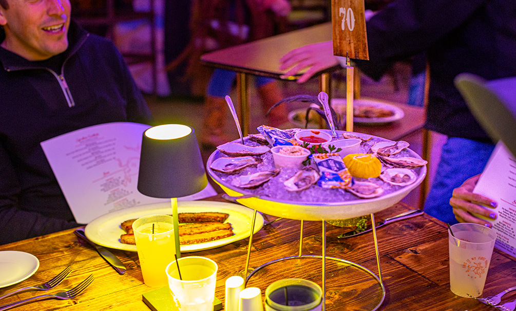 Guests Enjoying Oysters On The Half Shell Photo By Jenn Duncan