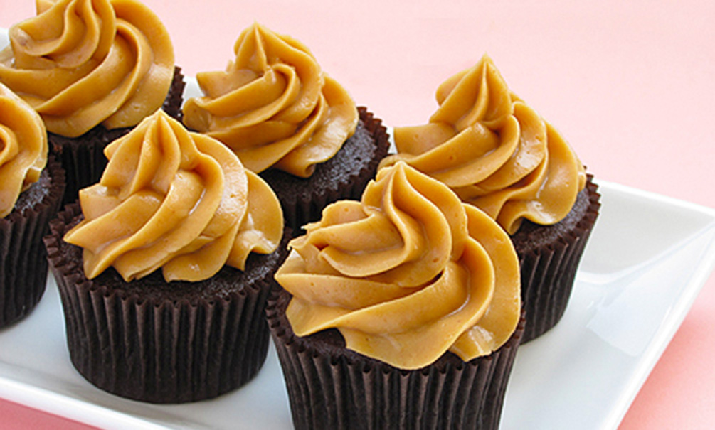 Chocolate Cupcakes With Peanut Butter Frosting Bakers Royale