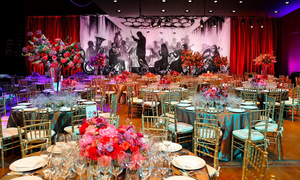 Jones Hall Stage Decor By The Events Company At The Houston Symphony 2022 Wine Dinner And Auction Photo By Priscilla Dickson