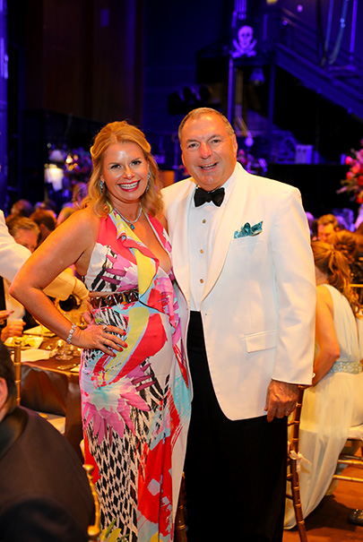 Valerie and Tracy Dieterich at the Houston Symphony 2022 Wine Dinner and Auction (Photo by Priscilla Dickson)
