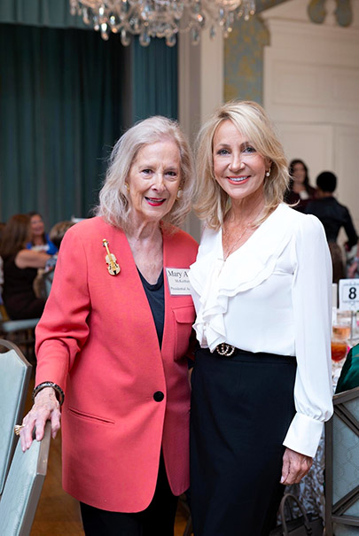 Mary Ann Mckeithan And Leslie Siller Photo By Daniel Ortiz