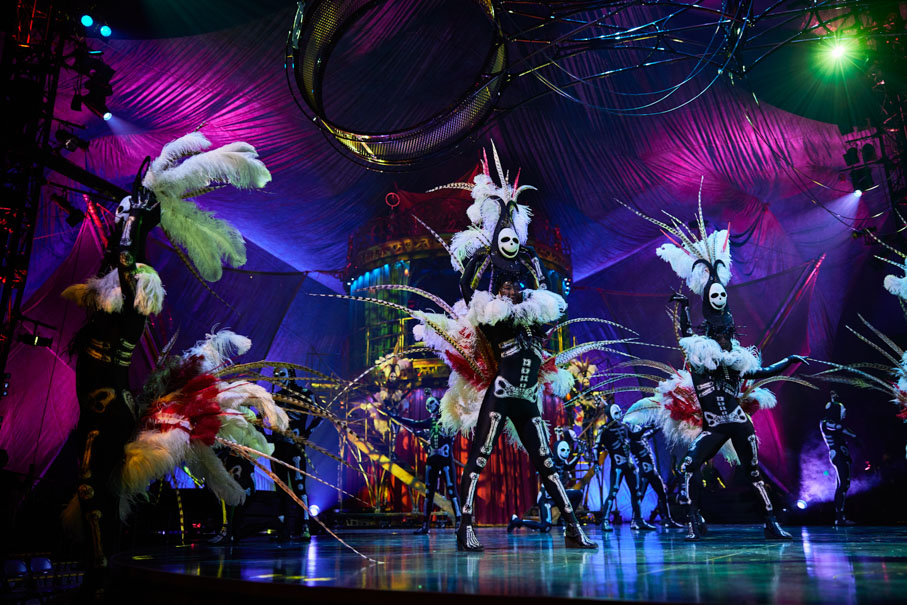 Crooner at Cirque du Soleils KOOZA (Photo by Matt Beard and Bernard Letendre)