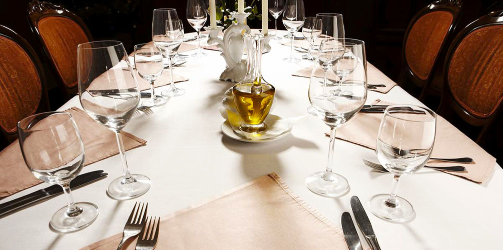 The Art of Being a Great Party Guest and Being Invited Back!