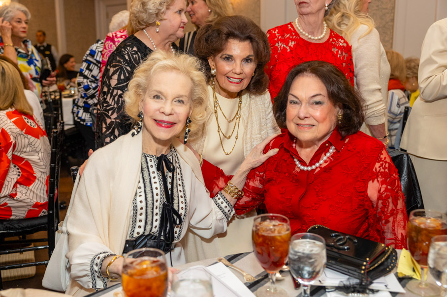 Lynn Wyatt, Linda Mcreynlds And Rose Cullen Photo By Jenny Antill