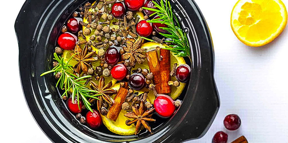 Scott’s Holiday Stovetop Potpourri Brings the Aroma of the Holidays to Your Home!