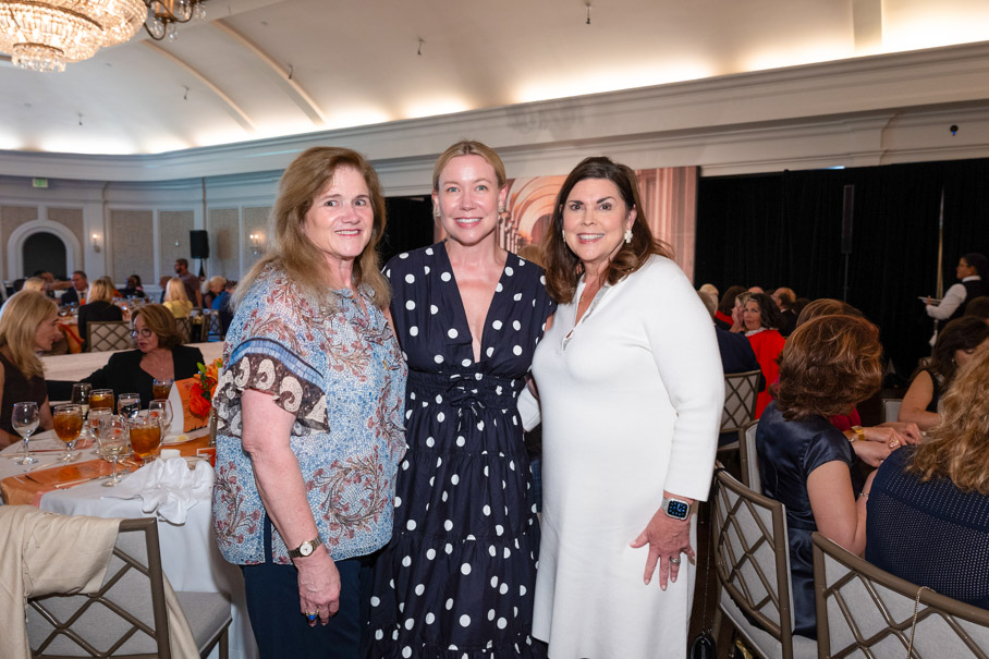 Mary Carol Markham, Kate Elsenbrook, Lesha Elsenbrook Photo By Daniel Ortiz