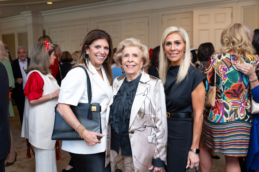 Tessa Henderson, Rosalie Gusemano, Gina Leck Photo By Daniel Ortiz