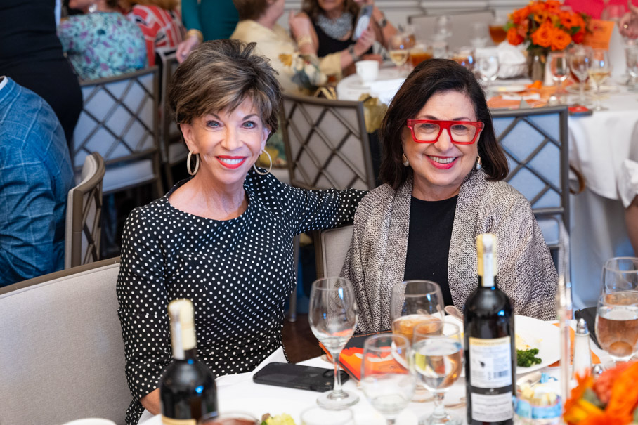 Vicki Rizzo And Roz Pactor Photo By Daniel Ortiz