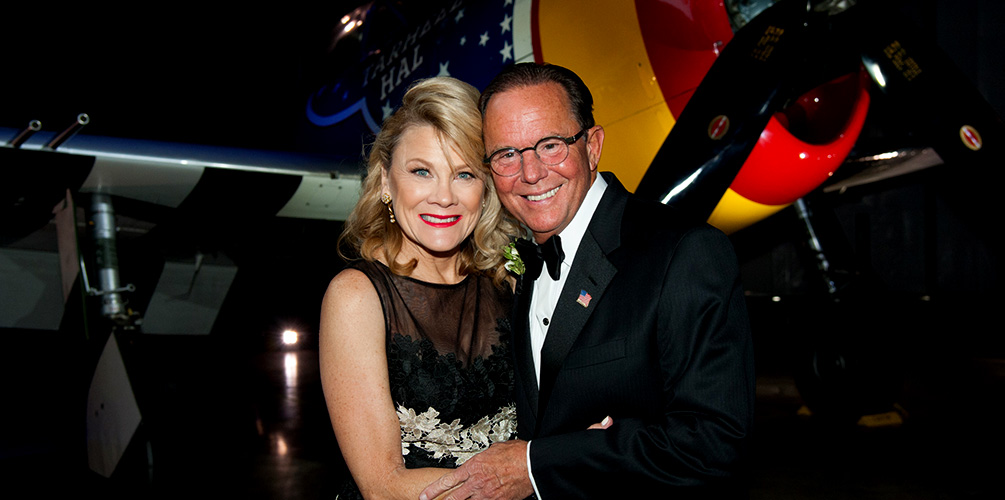 A Nod to New Orleans for Lone Star Flight Museum Honorees Lisa and Jerry Simon